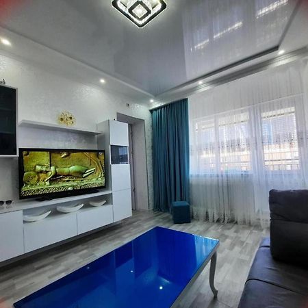 Apartment Desi With Sea View On The Beach In Batumi Exteriör bild