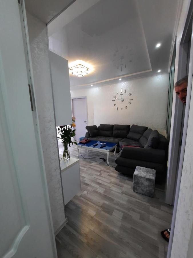 Apartment Desi With Sea View On The Beach In Batumi Exteriör bild