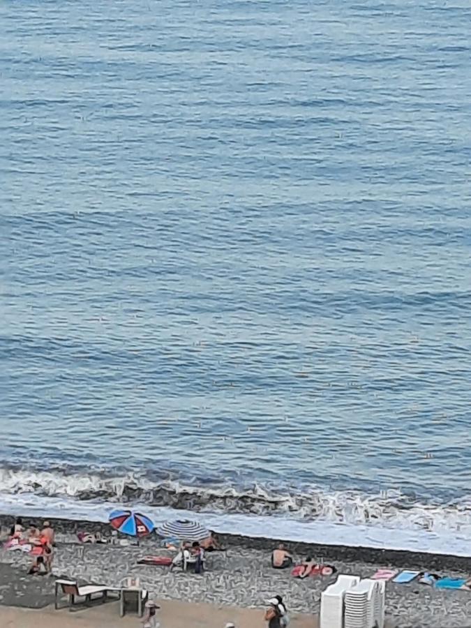 Apartment Desi With Sea View On The Beach In Batumi Exteriör bild