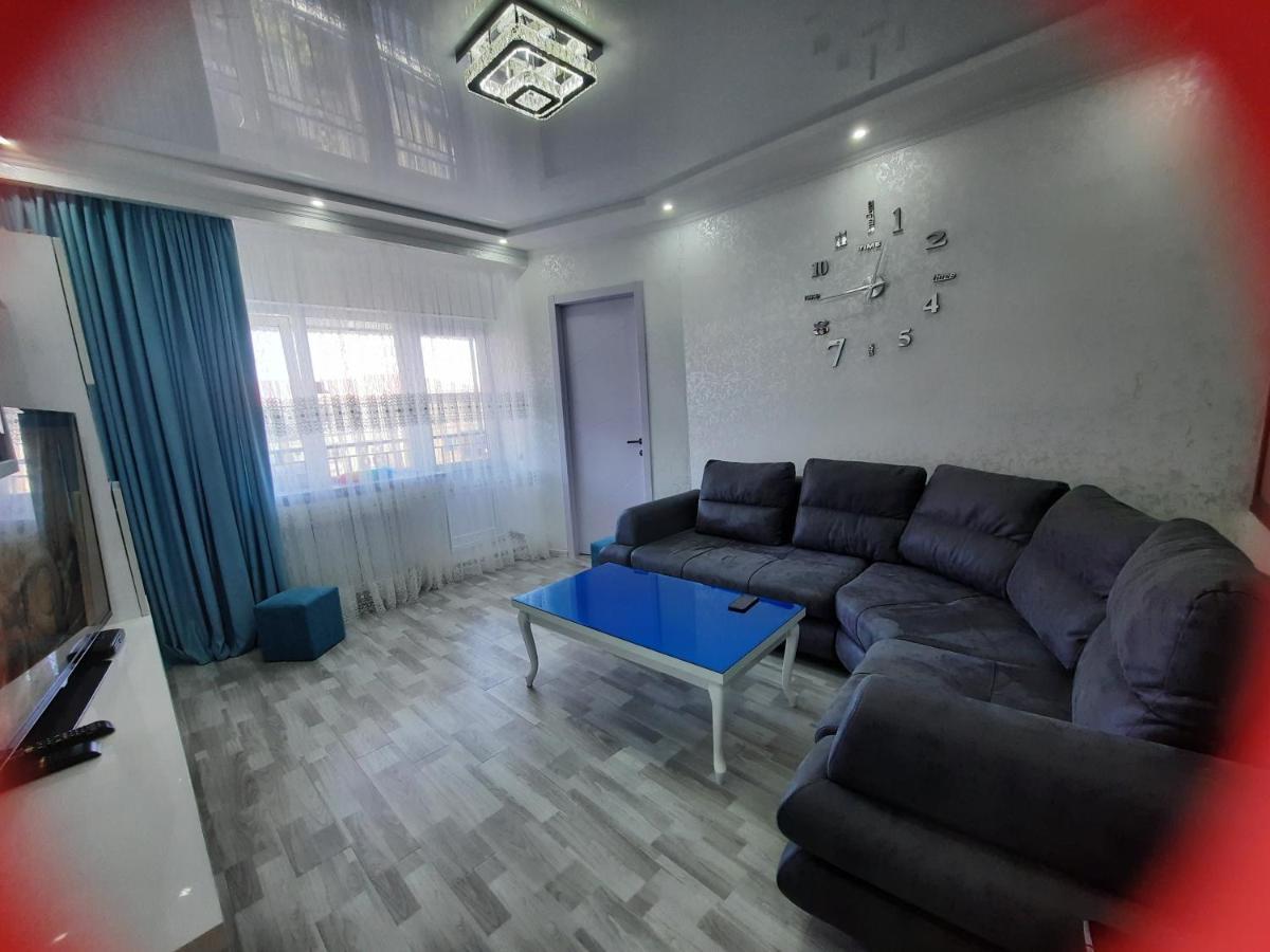 Apartment Desi With Sea View On The Beach In Batumi Exteriör bild