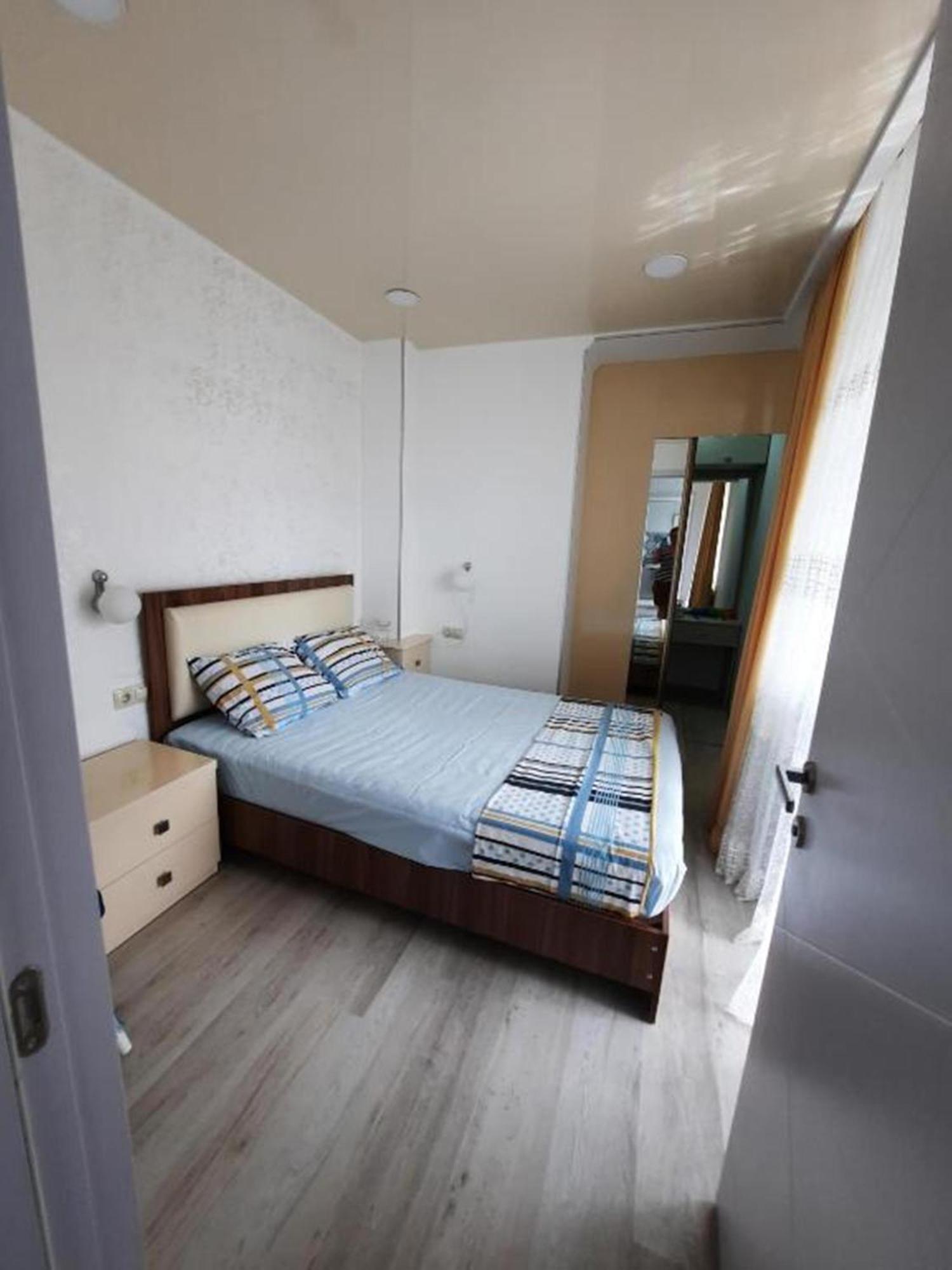 Apartment Desi With Sea View On The Beach In Batumi Exteriör bild