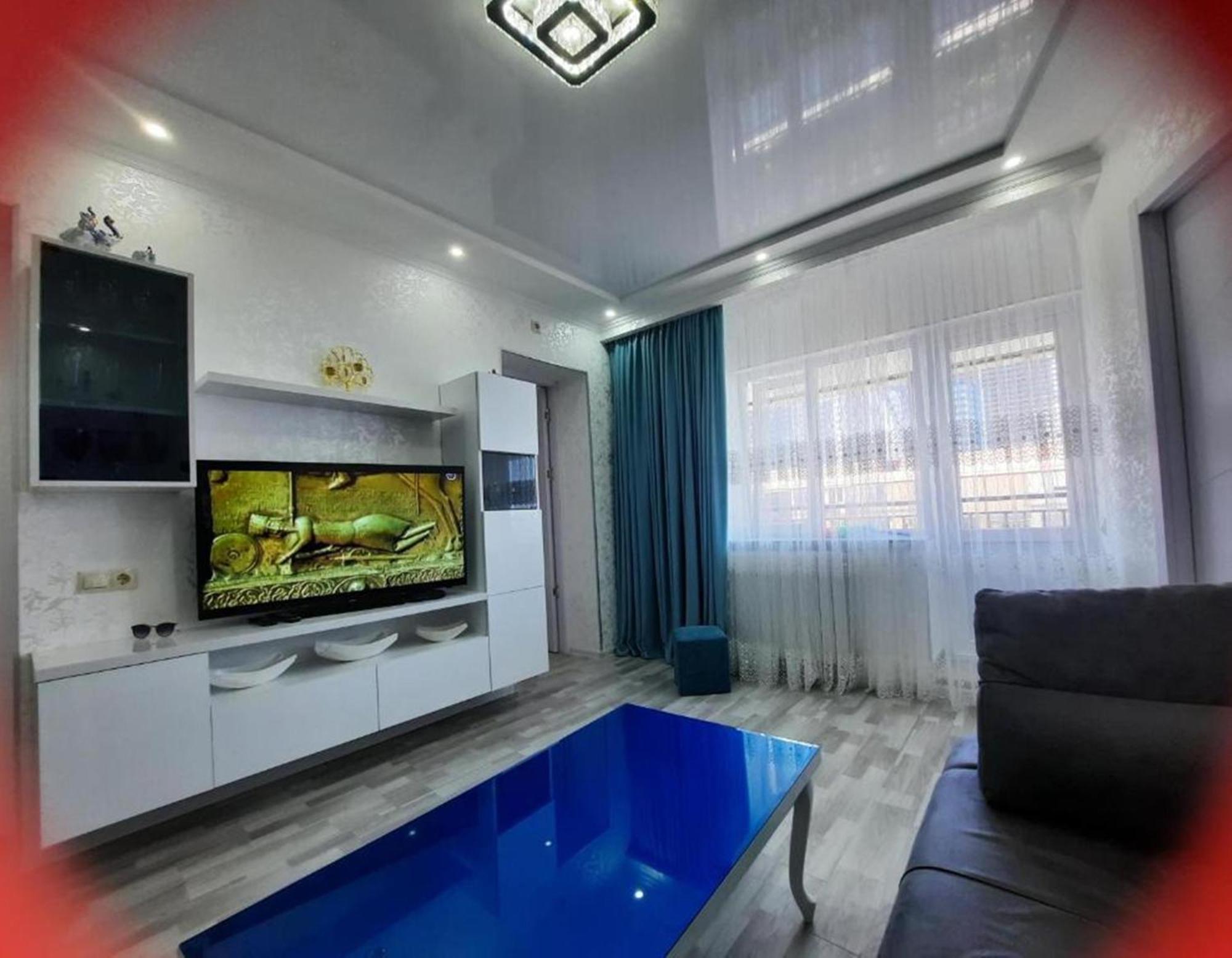 Apartment Desi With Sea View On The Beach In Batumi Exteriör bild